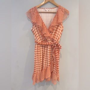 Super cute fall burnt-orange dress!